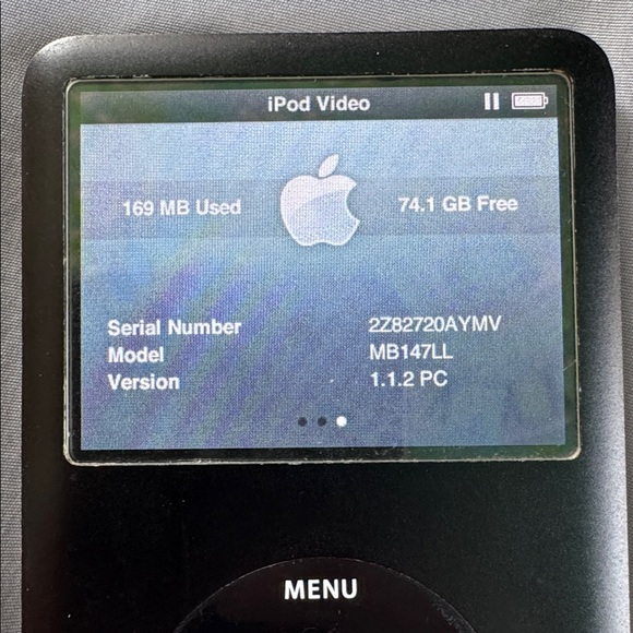 Apple - iPod Video - 80GB - 6th Gen - Picture 3 of 5